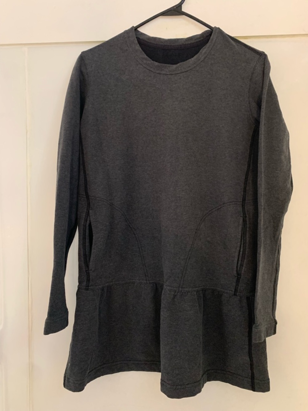 Lululemon sz 6 athletic top